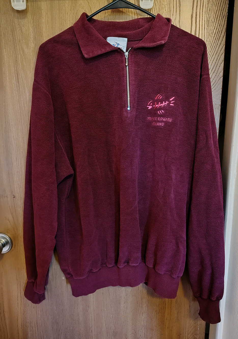 Vintage Prince Edward Island Sweatshirt soft maroon  Nautical fish Canada  90s
